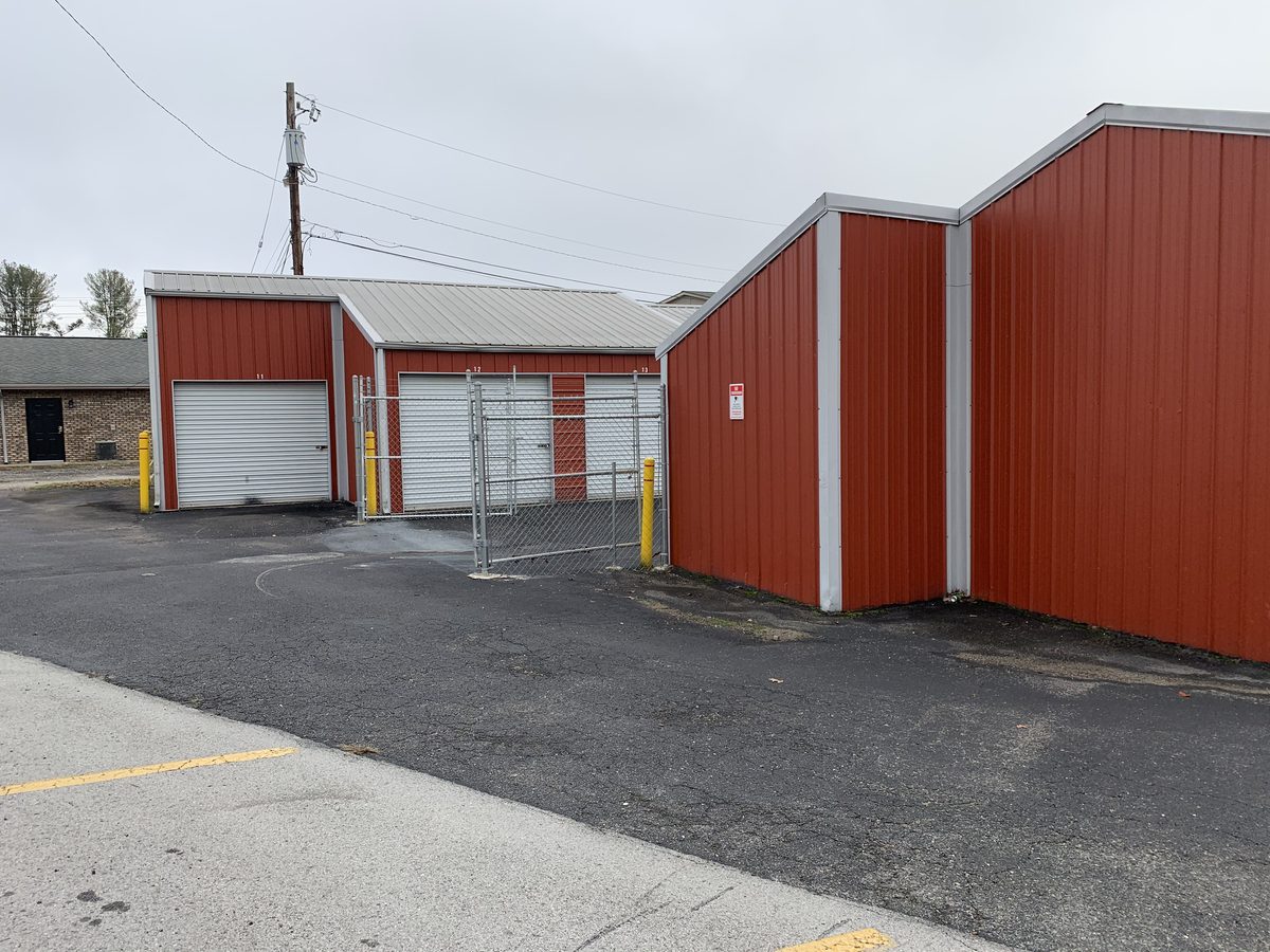 120 Middle Ground - self storage units cheap