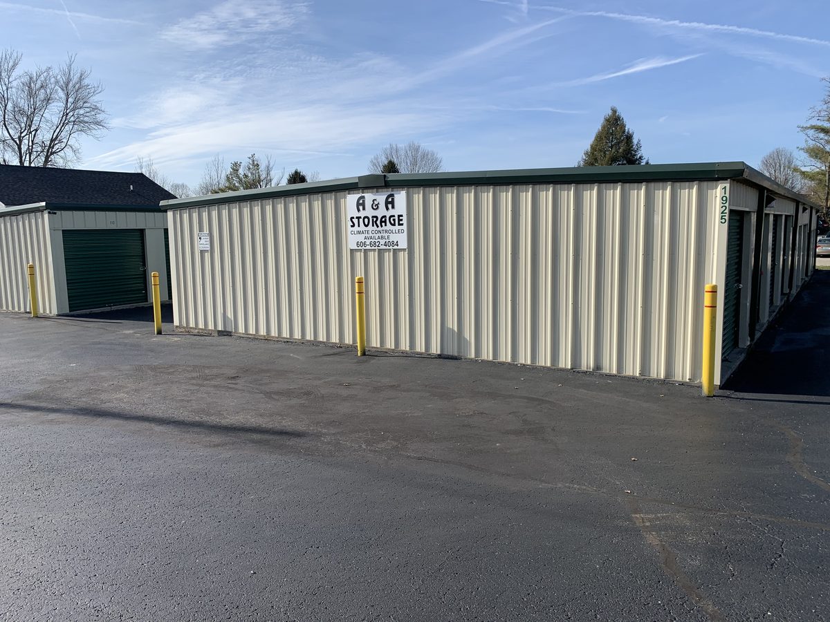 1925 Old Whitley Road - car storage