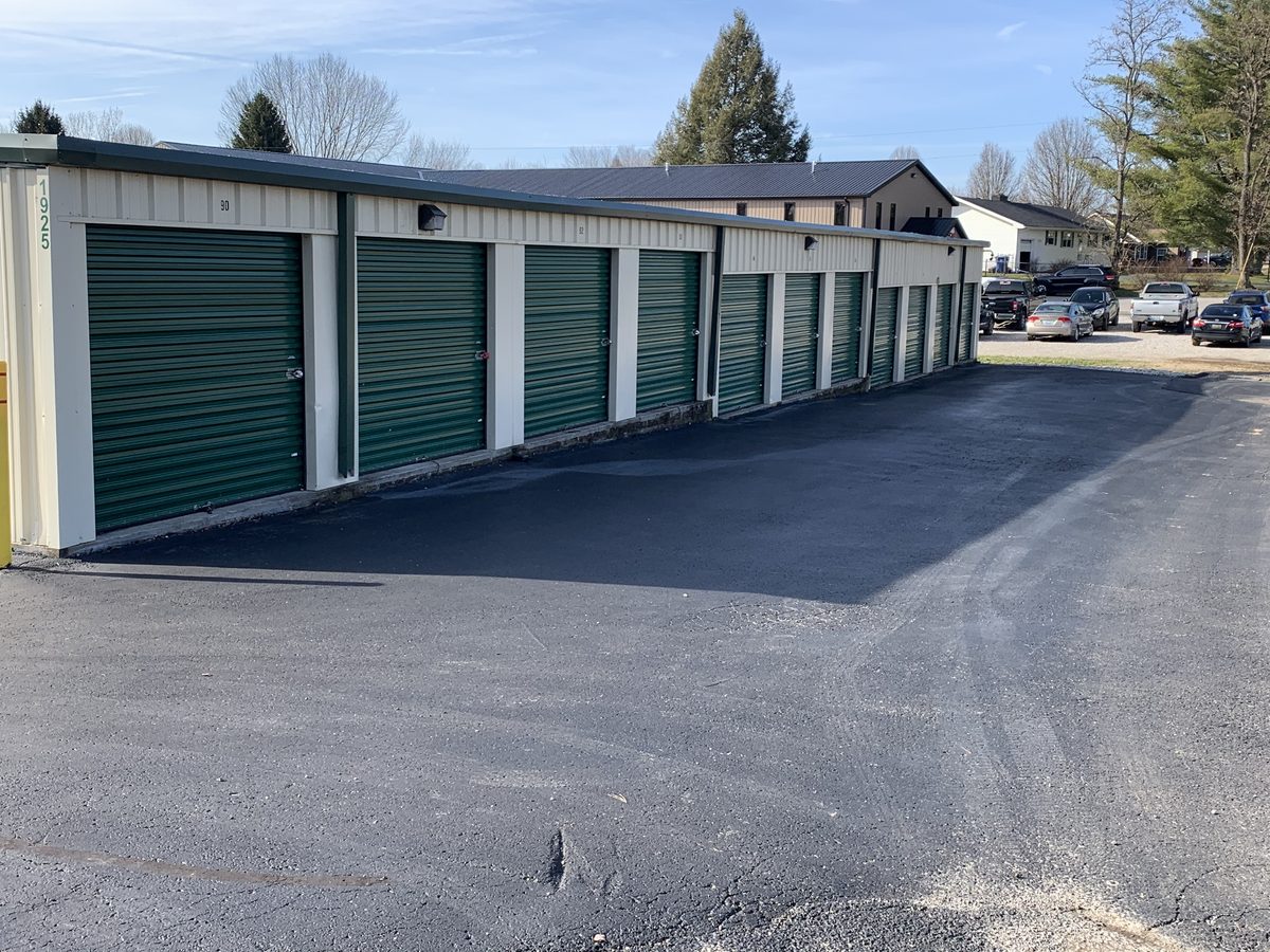 1925 Old Whitley Road - self storage near me